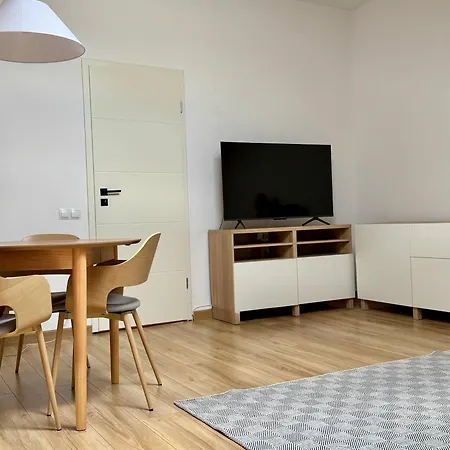 Charming Top-floor In Cozy & Newly Refurbished